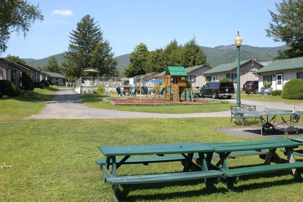 Lincoln Log Colony Resort Lake George