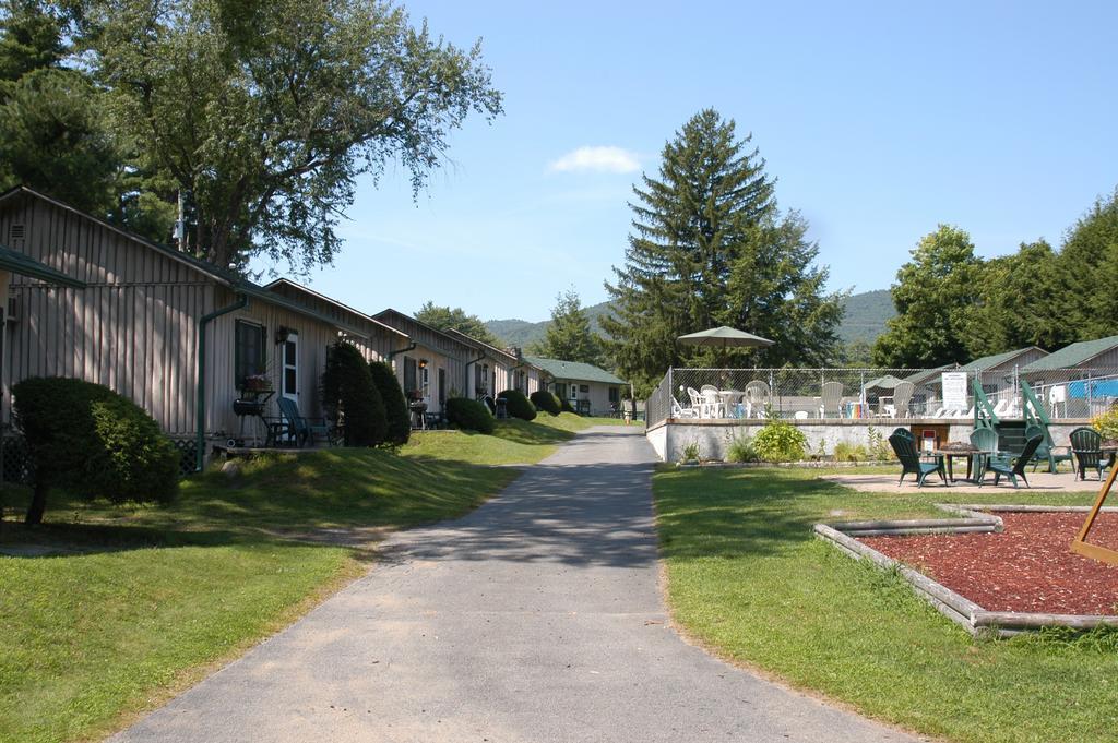 Lincoln Log Colony Resort 2*