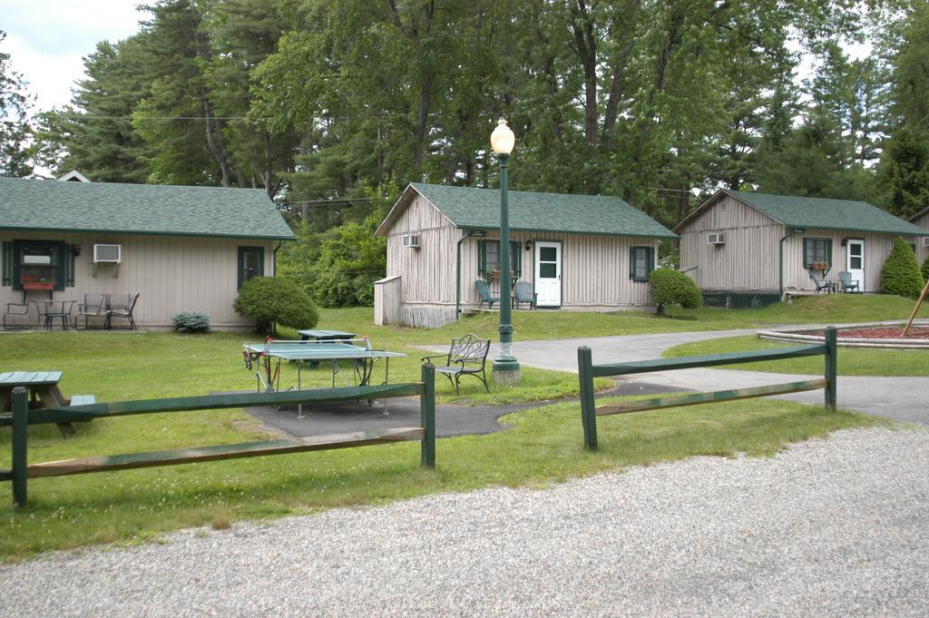 Resort Lincoln Log Colony