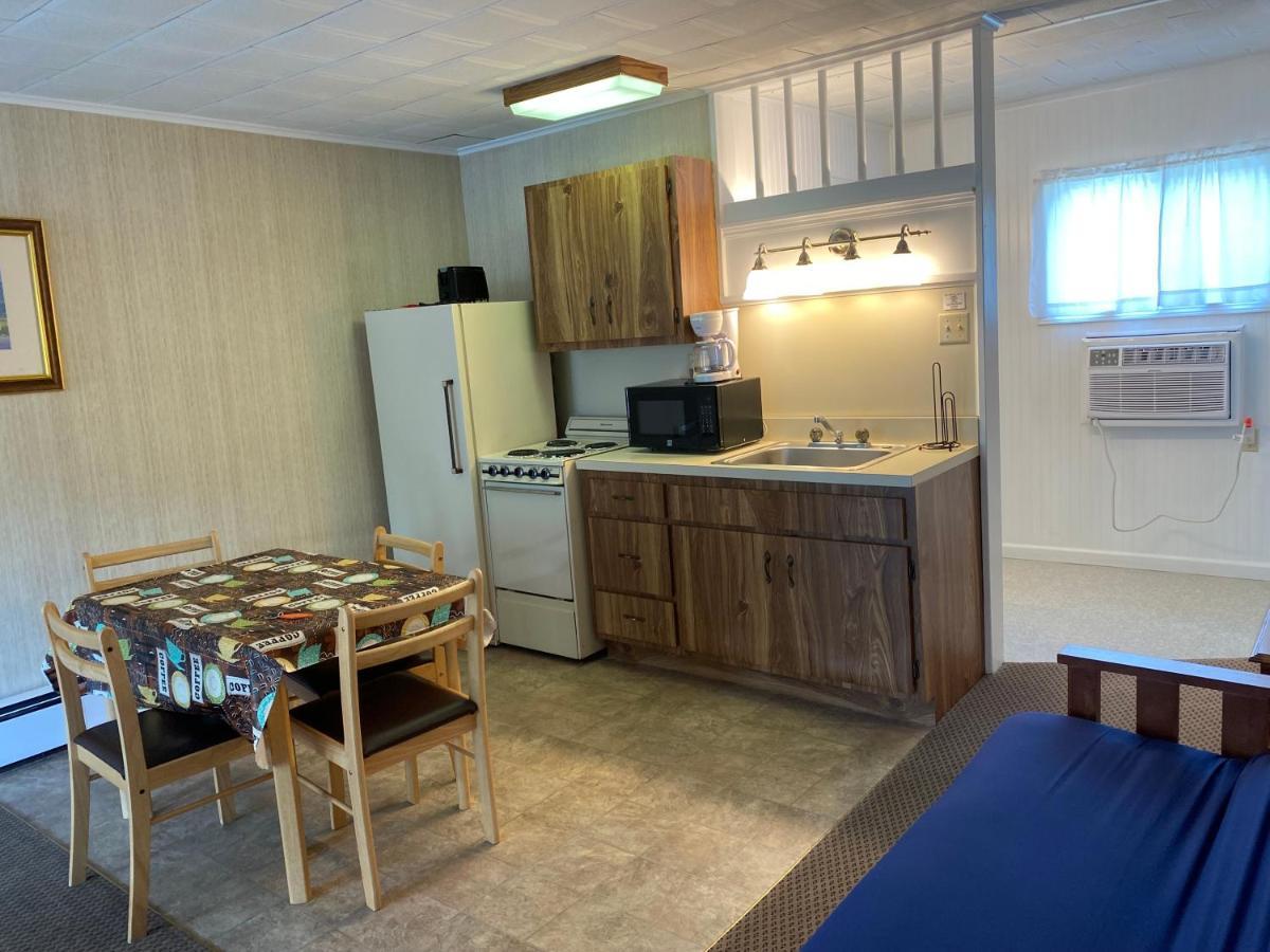 Lincoln Log Colony Resort 2*