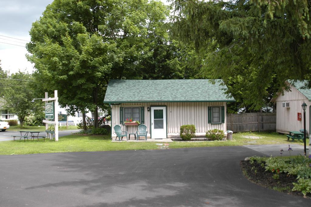 Lincoln Log Colony 2* Lake George