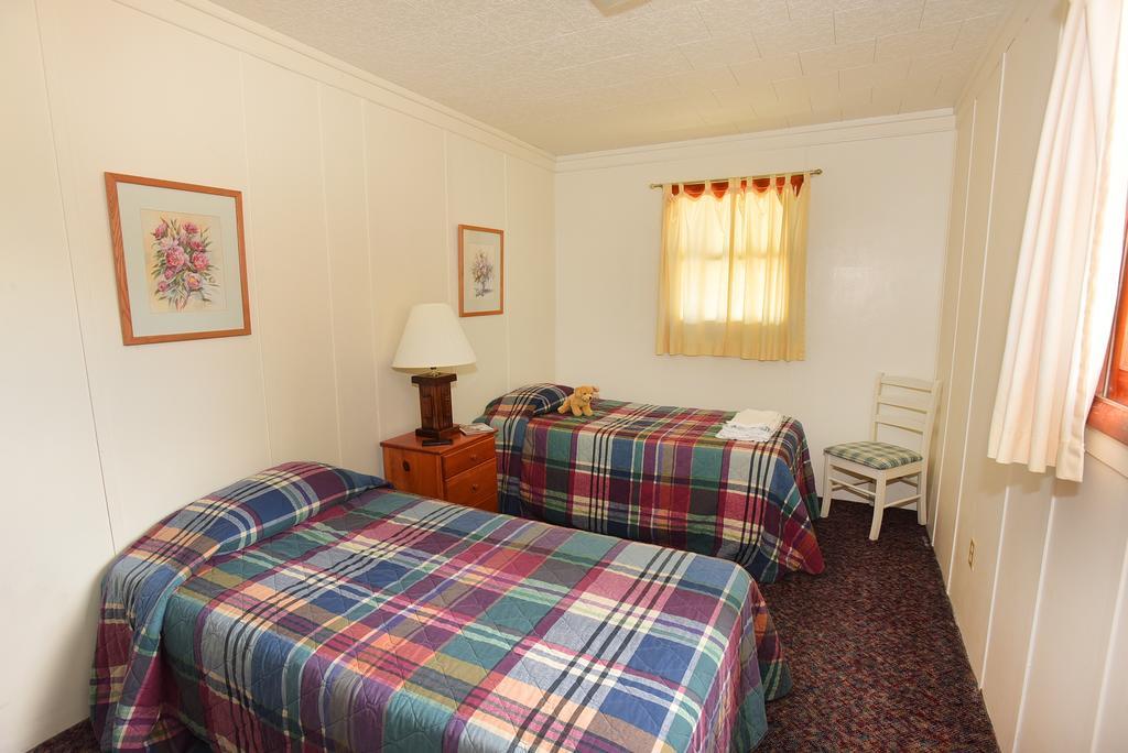 Resort Lincoln Log Colony 2*