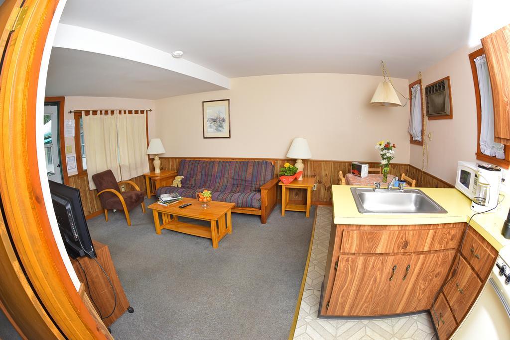 Resort Lincoln Log Colony